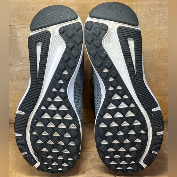 Nike Quest 2 Womens Size 9.5 Running Shoes Sneakers Gray Pink CI3803-002 - Picture 7 of 8